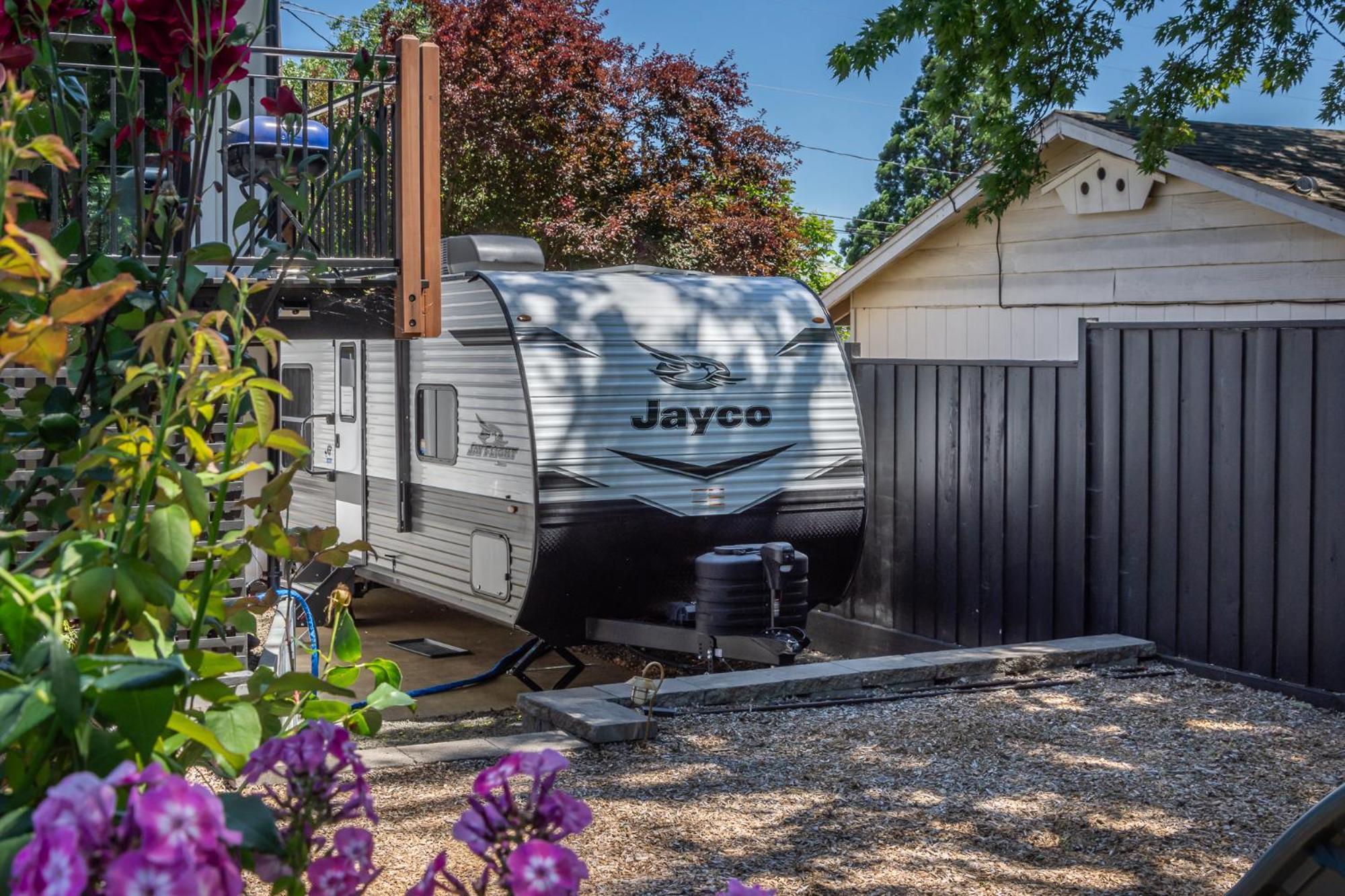 Chic Rv Retreat, Stunning Yard In Roseburg Hotel Exterior foto