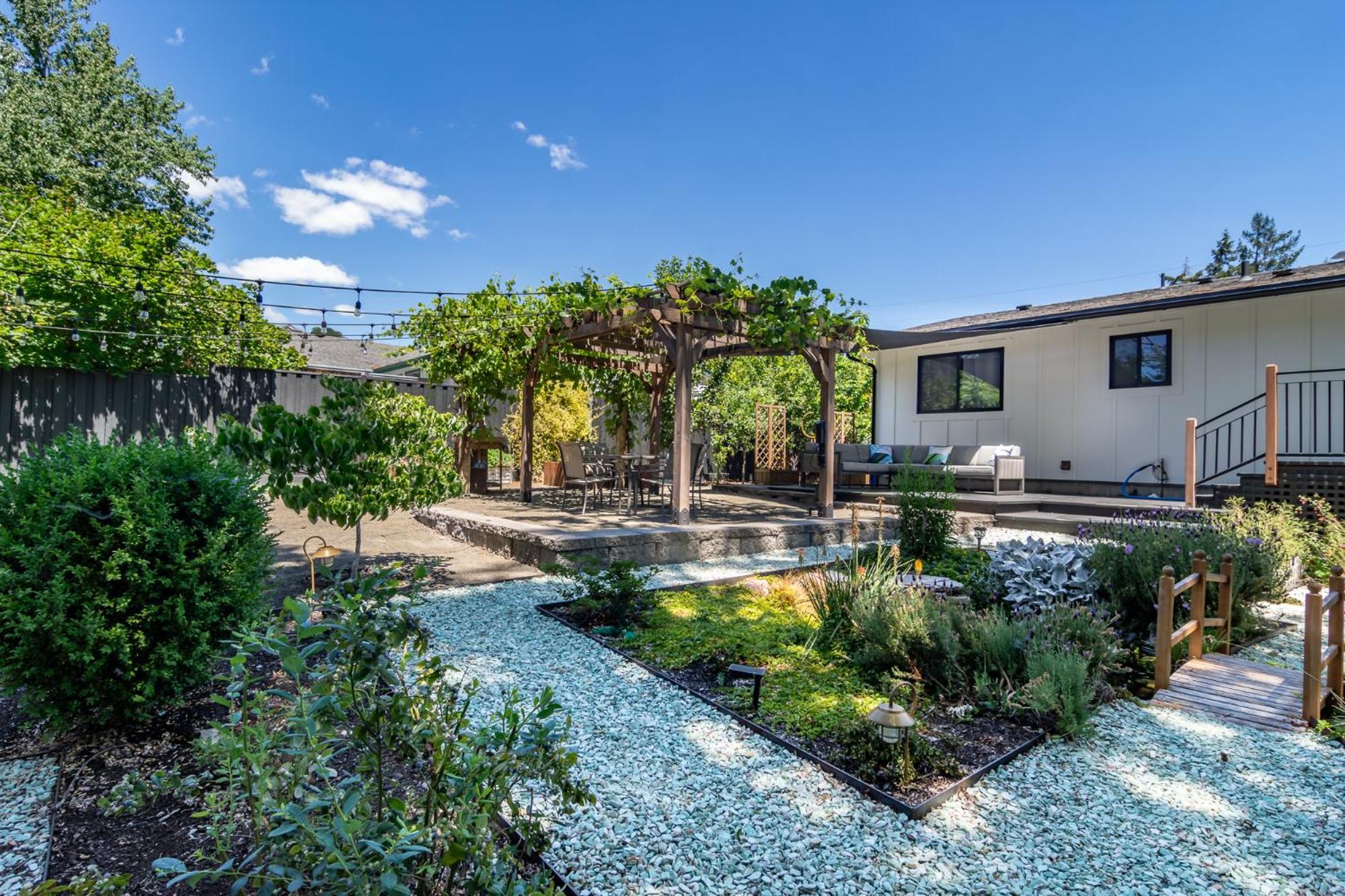 Chic Rv Retreat, Stunning Yard In Roseburg Hotel Exterior foto